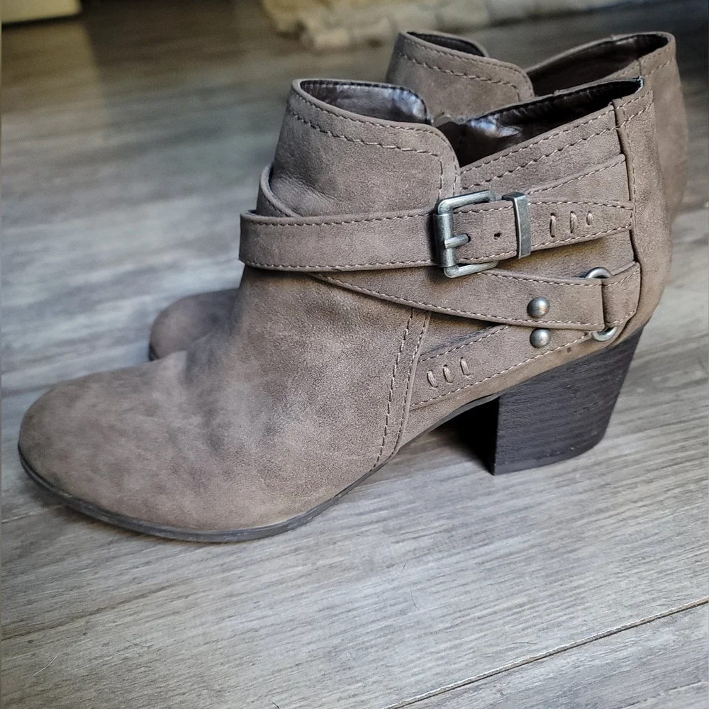 Indigo Rd. Sigrid Booties - Picture 4 of 12